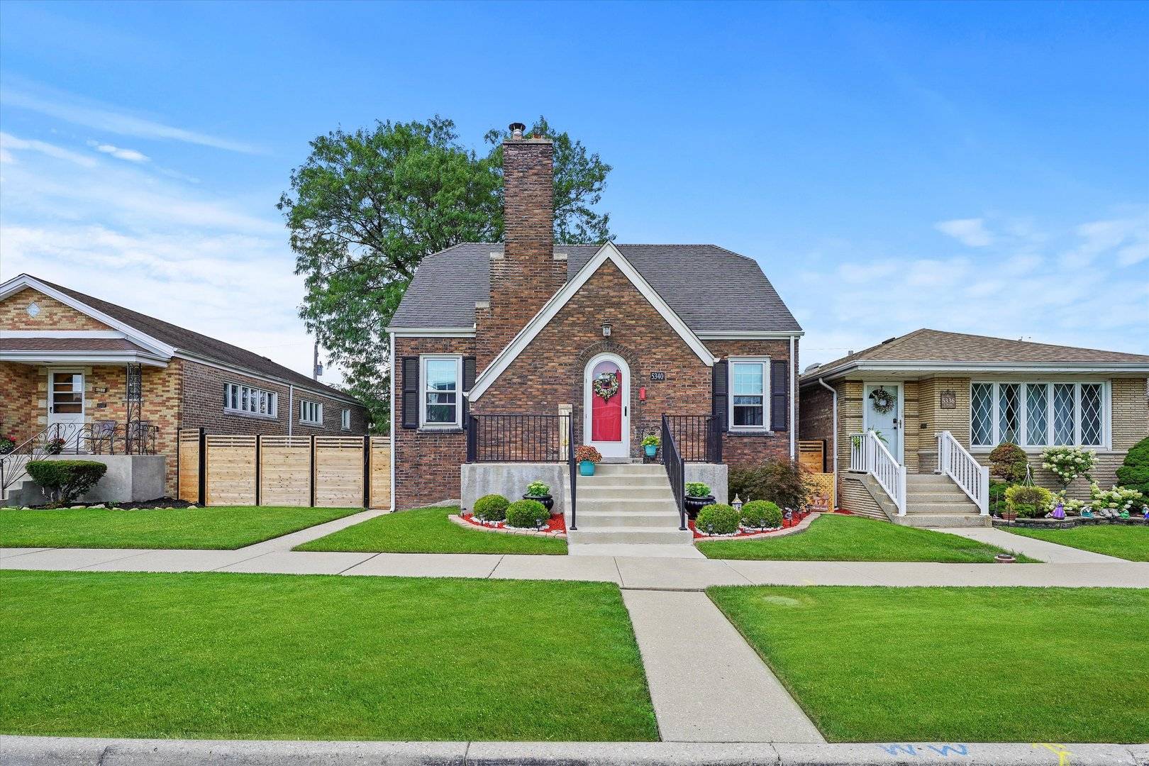 5340 S Meade AVE, Chicago, IL 60638