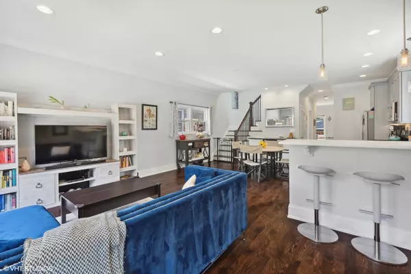 Chicago, IL 60630,5401 N Linder AVE