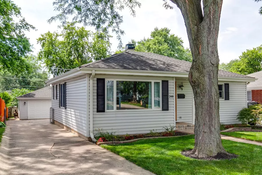 248 N Shaddle AVE, Mundelein, IL 60060