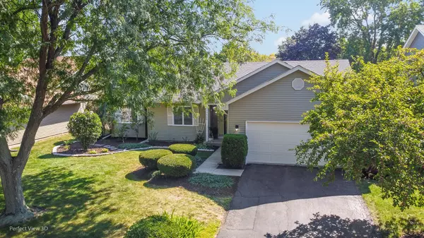 1346 Valayna DR, Aurora, IL 60504