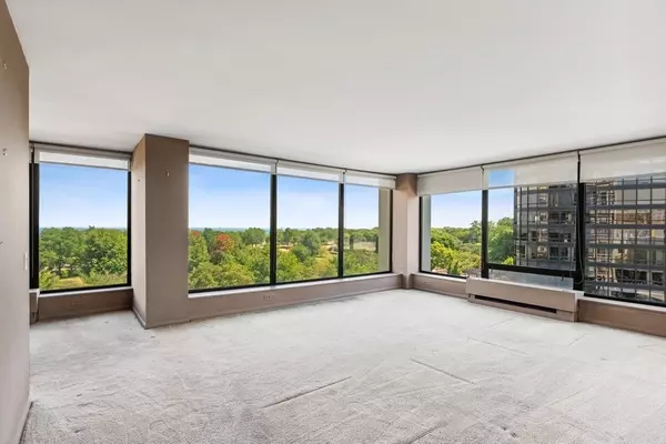 Chicago, IL 60640,5445 N Sheridan RD #712