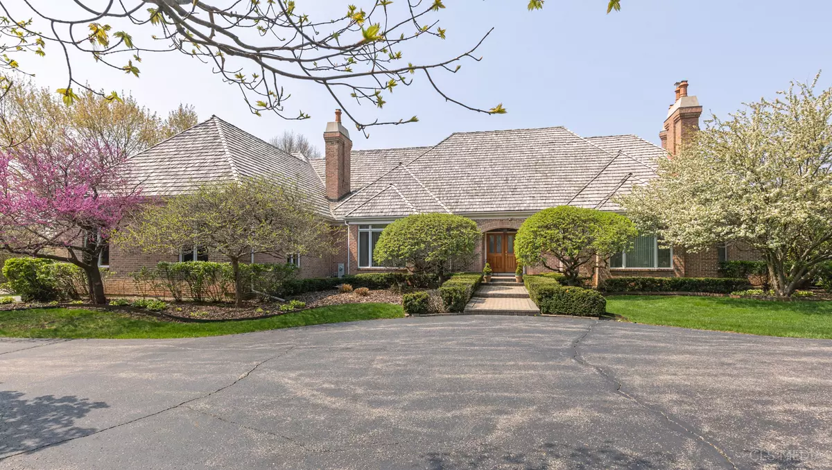 North Barrington, IL 60010,230 Honey Lake CT