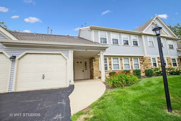 33 Ashburn CT #D2, Schaumburg, IL 60193