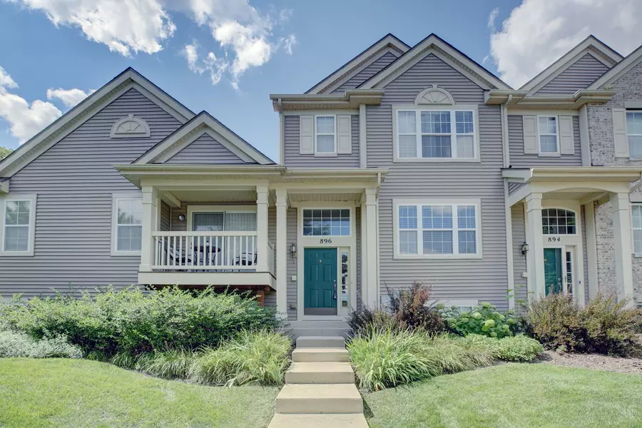 896 Emerald DR, Pingree Grove, IL 60140