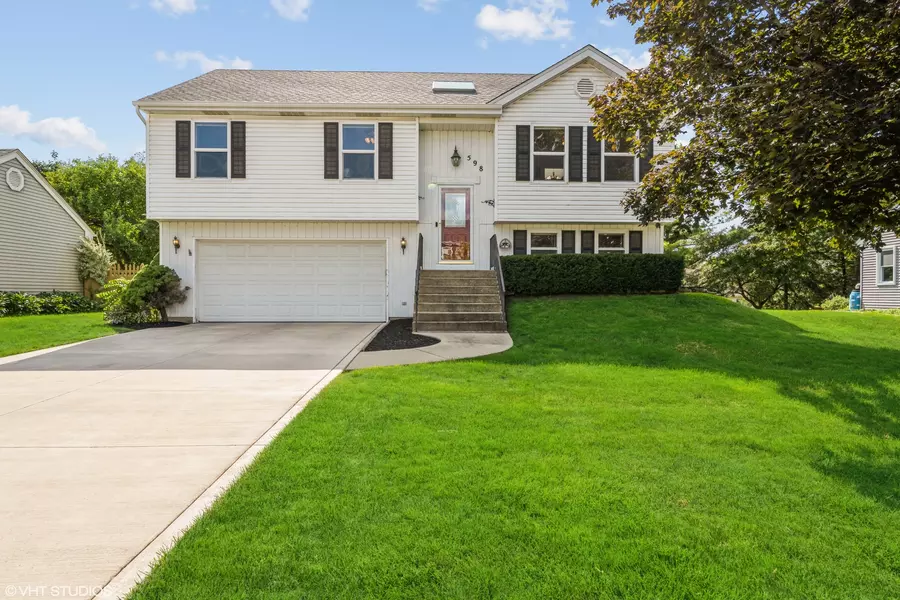 598 Westfield CRSE, Geneva, IL 60134