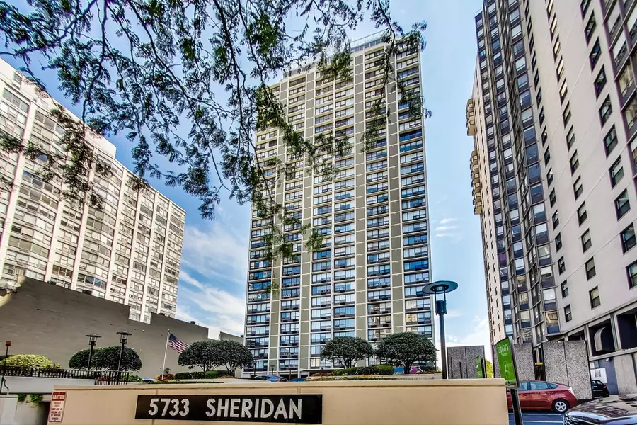 5733 N SHERIDAN RD #28C, Chicago, IL 60660