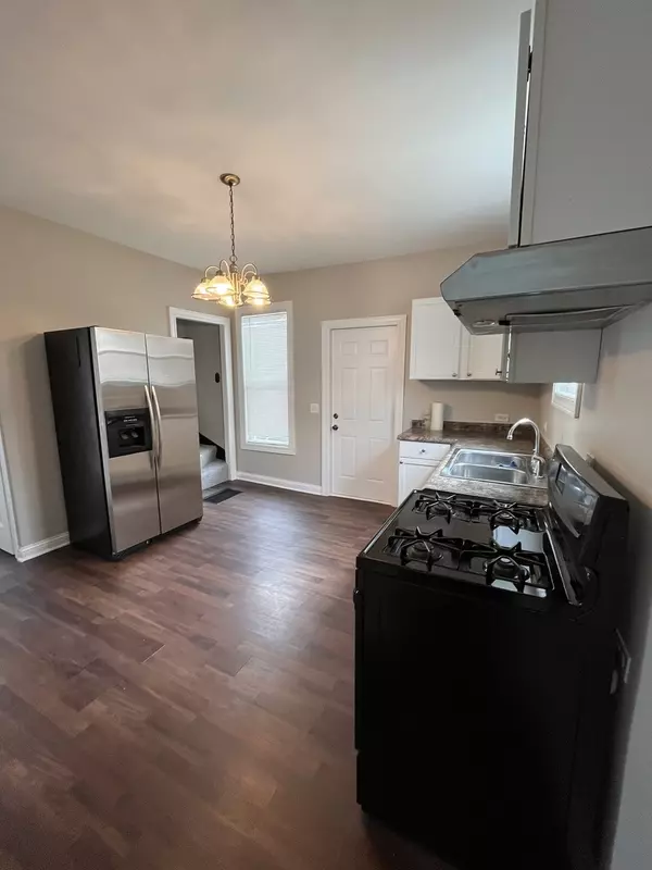 Aurora, IL 60506,104 Vine ST