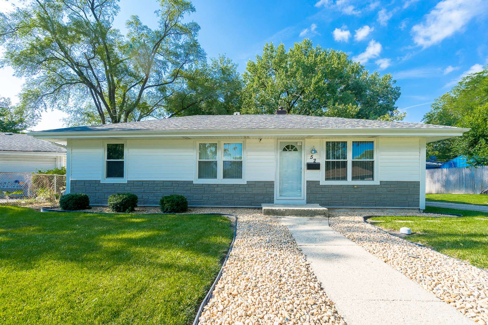 52 Lawson LN, Dixmoor, IL 60426
