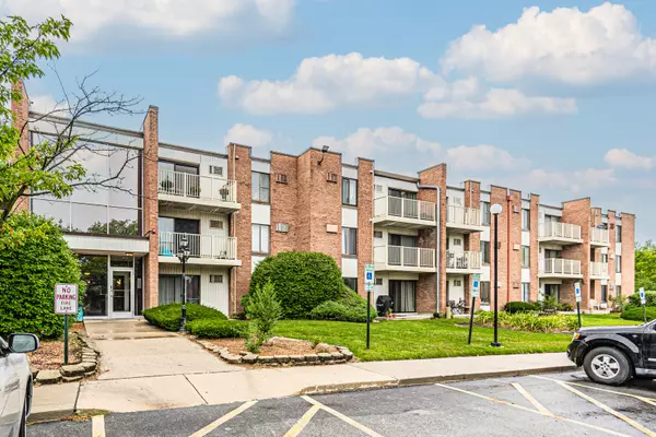 Addison, IL 60101,300 W Fullerton AVE #323