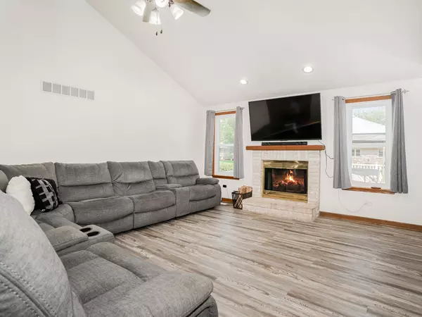 Elwood, IL 60421,203 Woodbine DR
