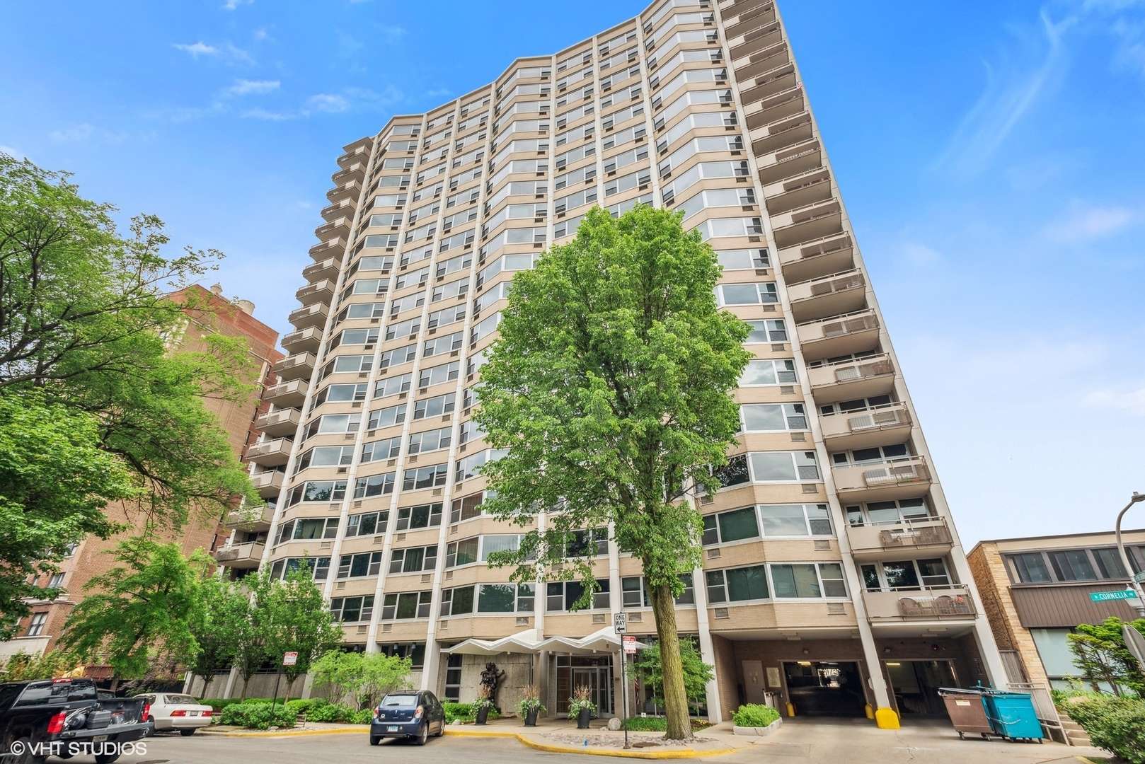 555 W Cornelia AVE #409, Chicago, IL 60657