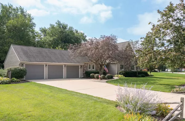 Bartlett, IL 60103,861 Kingston LN