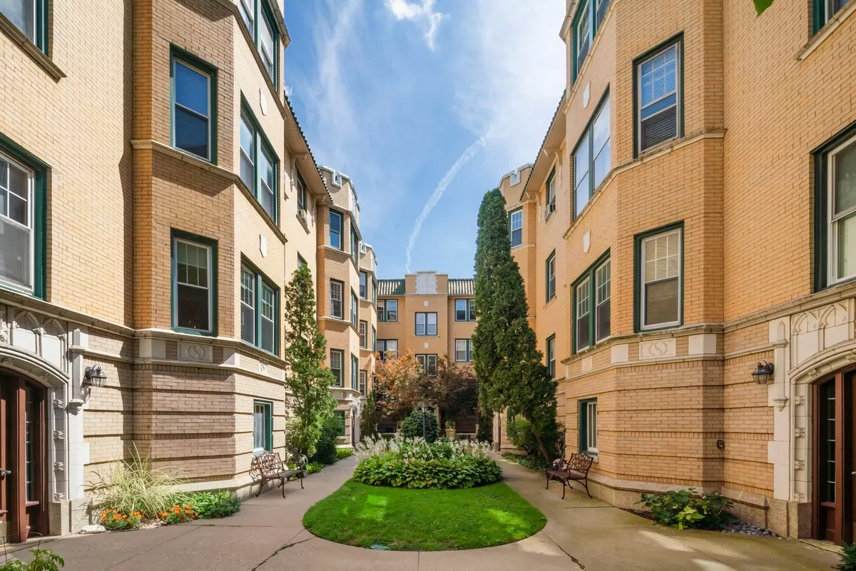 Chicago, IL 60640,5511 N Winthrop AVE #1E
