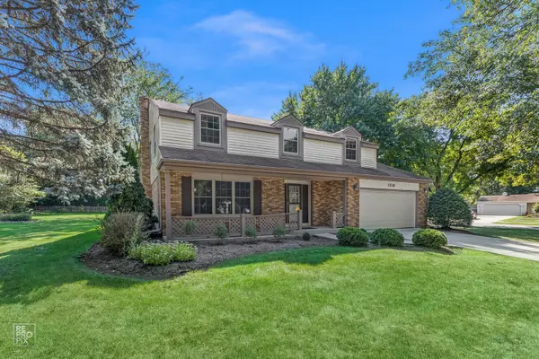 1518 Chickasaw DR, Naperville, IL 60563