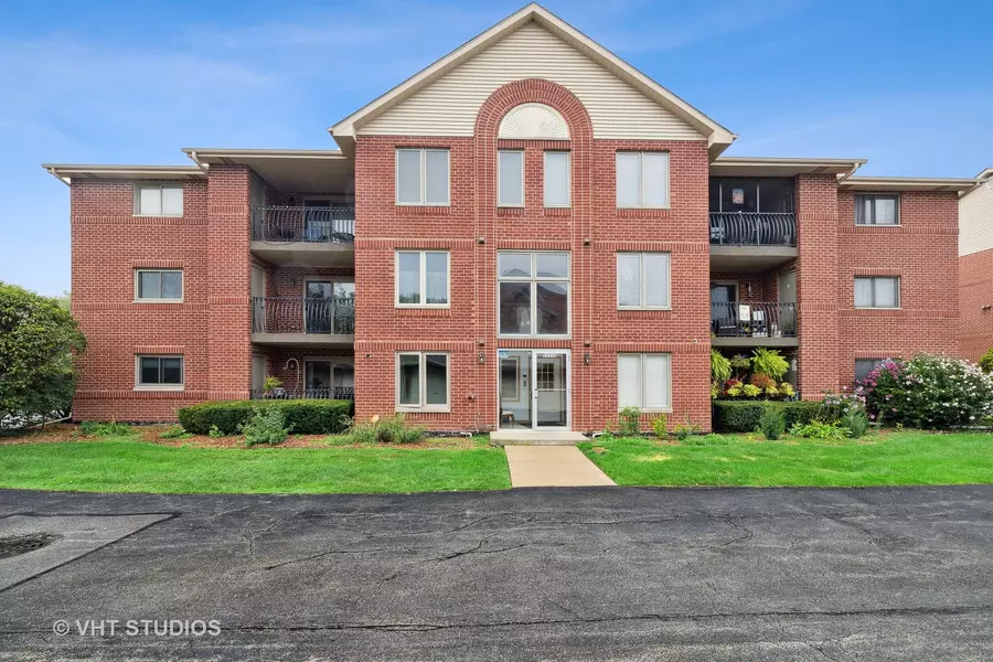 11112 E Cove CIR #2B, Palos Hills, IL 60465