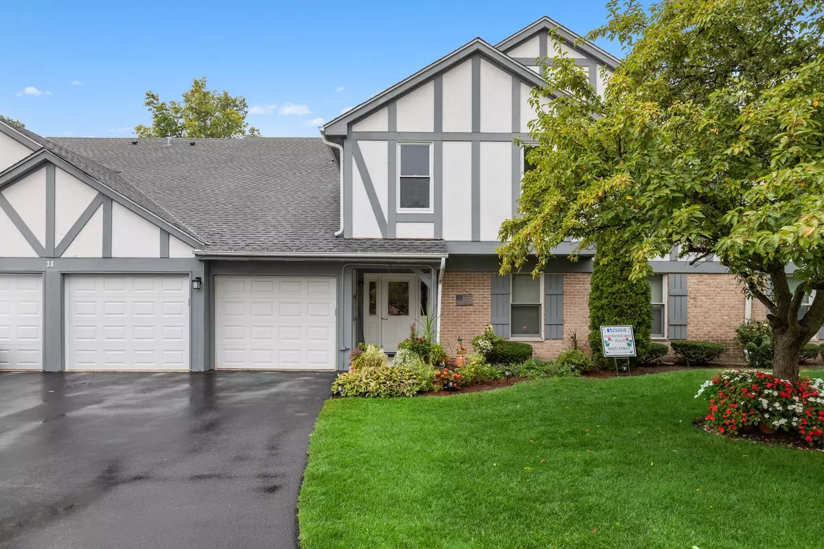 Palatine, IL 60067,36 W Fern CT #217