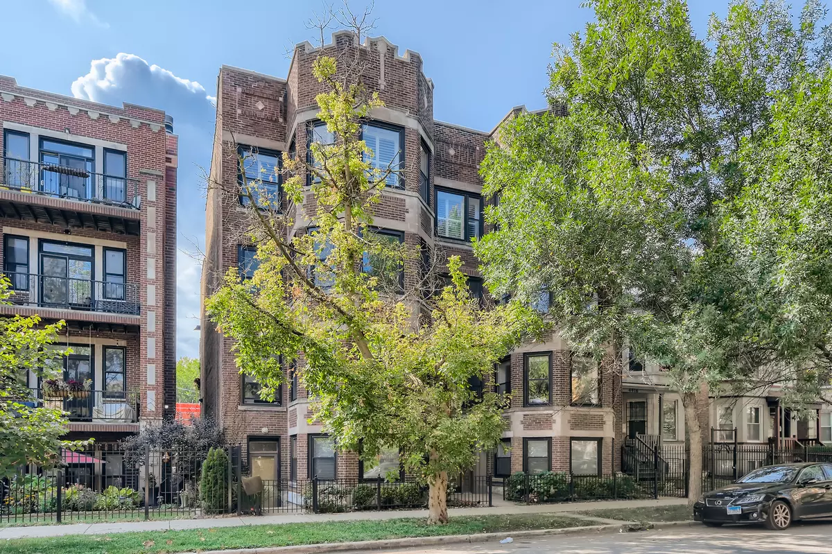 Chicago, IL 60640,4910 N Winthrop AVE #4
