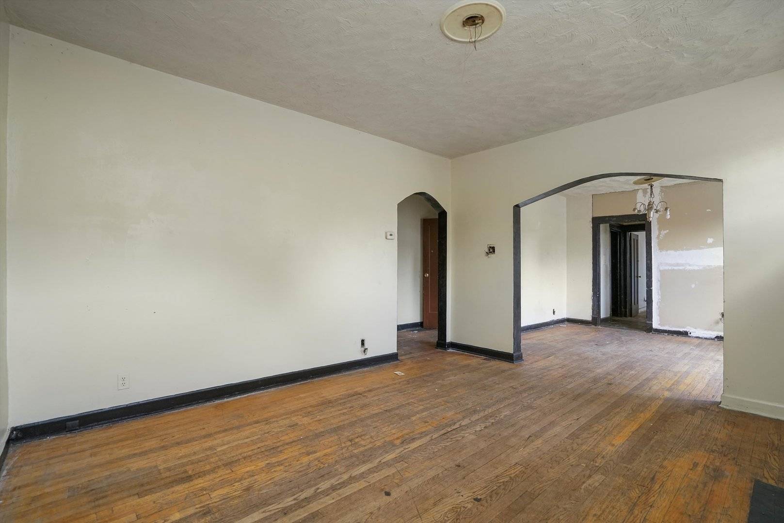 Chicago, IL 60637,6967 S Eberhart AVE #1