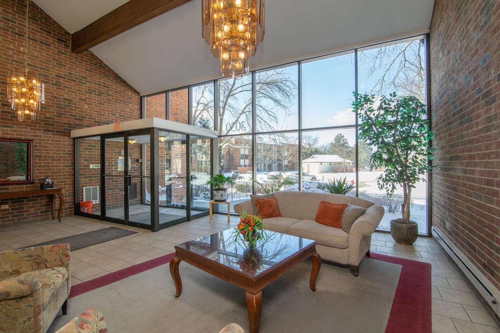 Northbrook, IL 60062,3030 Pheasant Creek DR #401