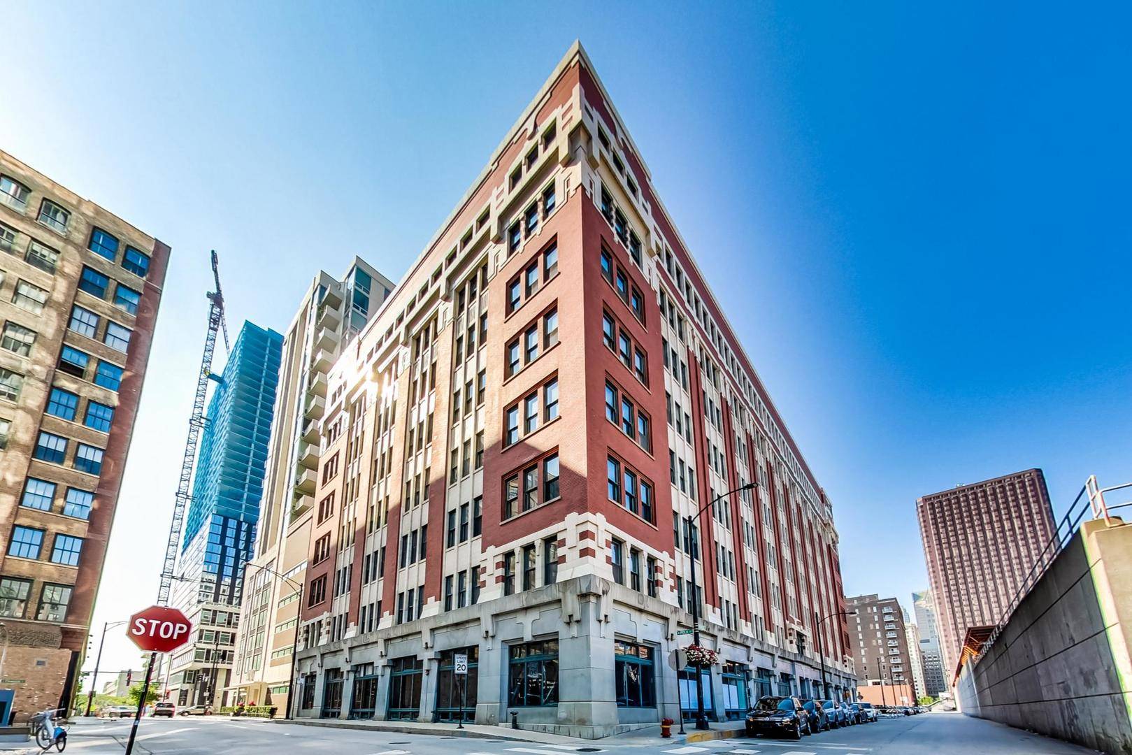 Chicago, IL 60605,732 S Financial PL #102