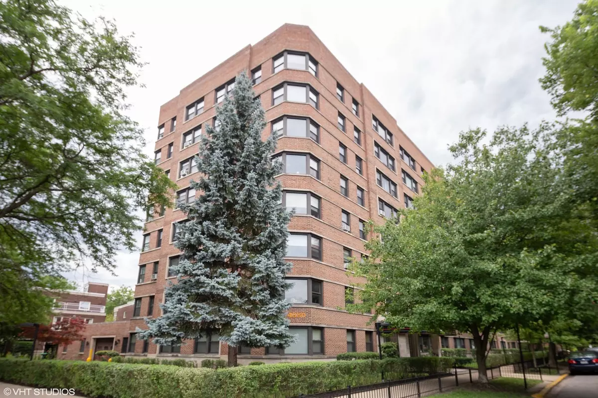 Chicago, IL 60640,4880 N Marine DR #603