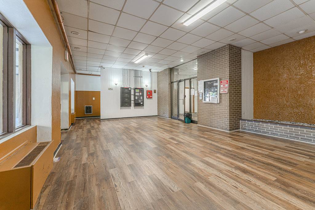 Chicago, IL 60652,4300 W Ford City DR #A508