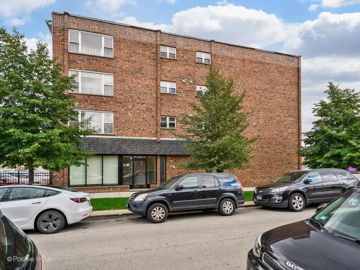 Chicago, IL 60646,6333 N Milwaukee AVE #1A