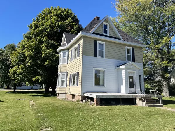 18 N Jefferson AVE, Amboy, IL 61310