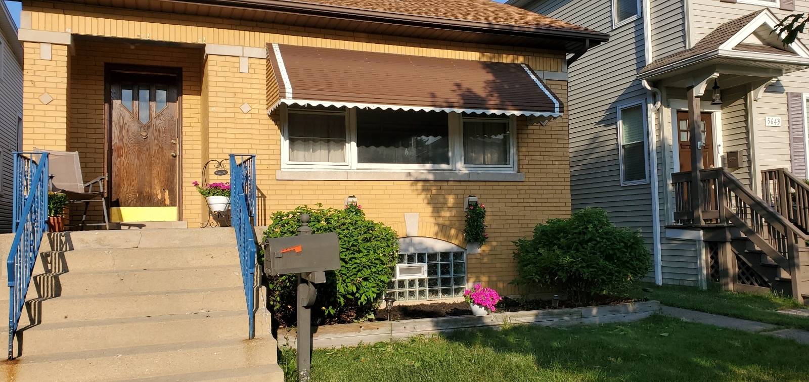 Chicago, IL 60646,5645 N Meade AVE