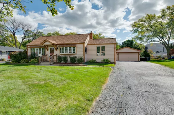 17W161 LEAHY RD, Oakbrook Terrace, IL 60181