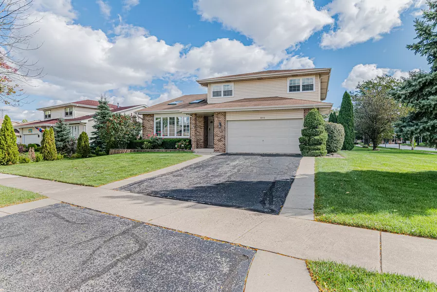 651 N Western LN, Addison, IL 60101