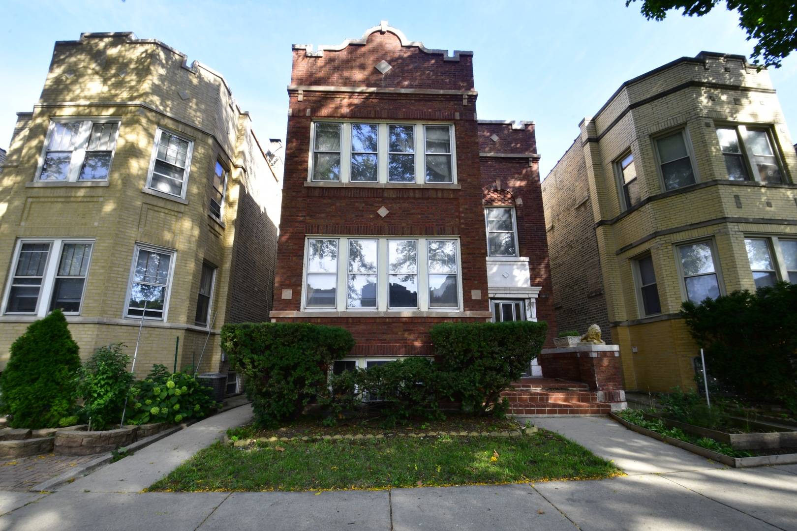 5723 N Artesian AVE, Chicago, IL 60659