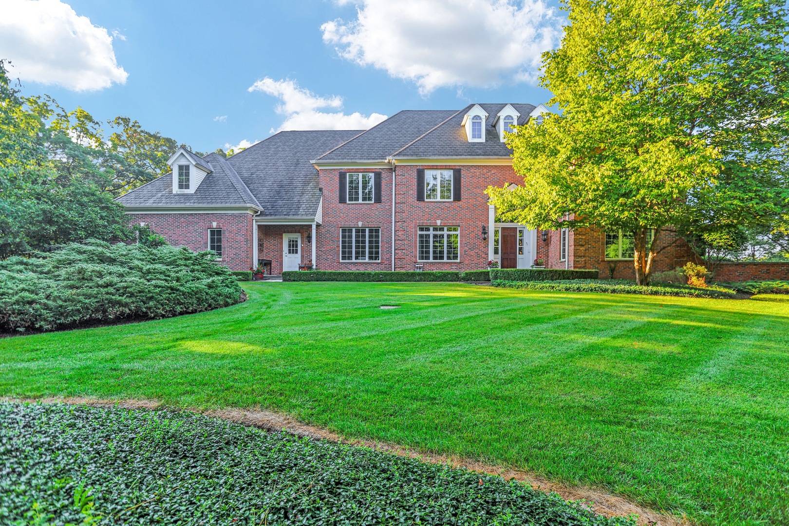 Crystal Lake, IL 60012,7707 Oak Ridge CT