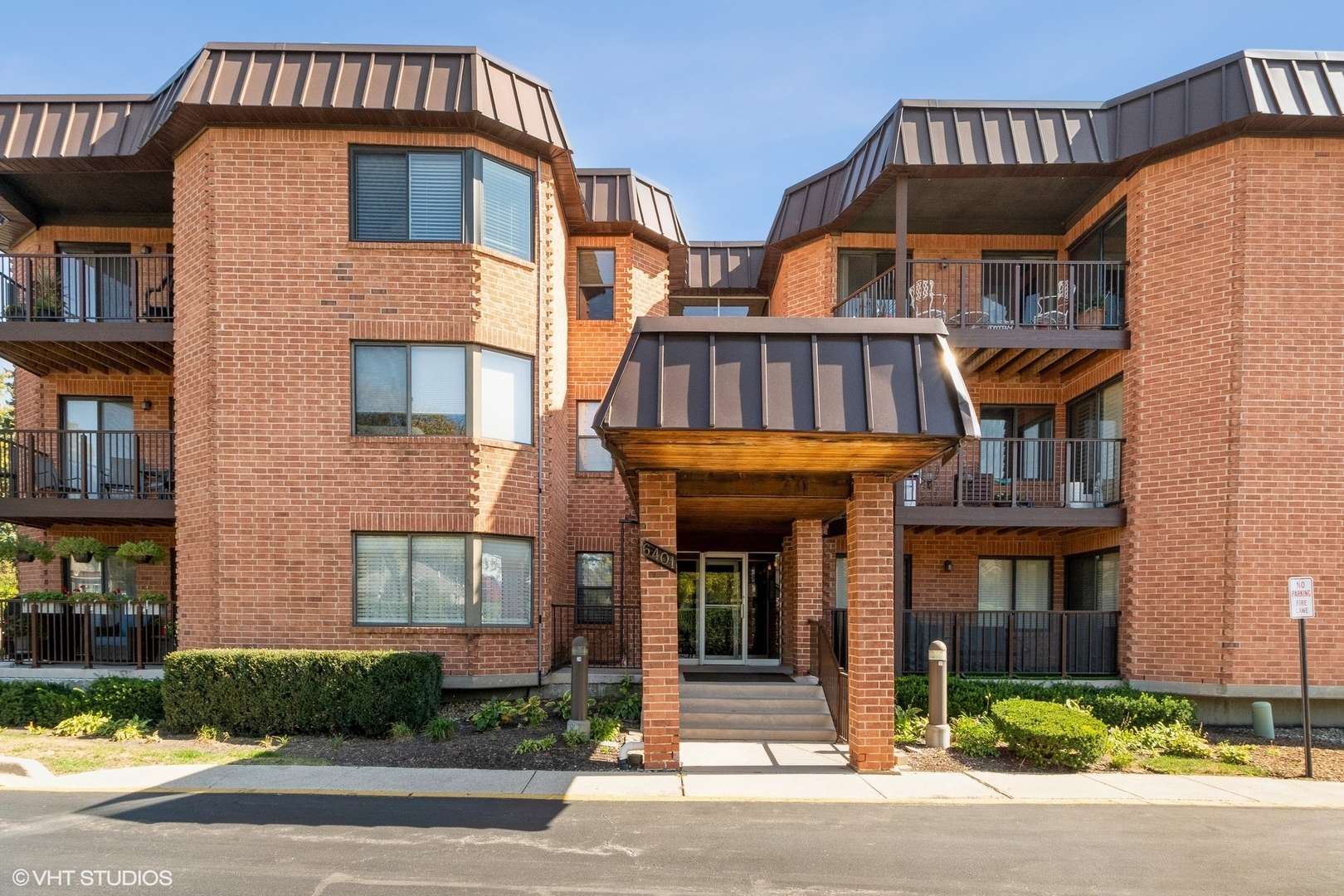 6401 Clarendon Hills RD #300, Willowbrook, IL 60527