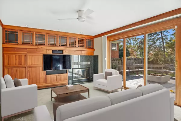 Glenview, IL 60025,1354 Sanford LN