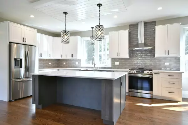 Glenview, IL 60025,132 Julie LN