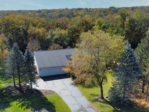 3305 Opengate RD, Crystal Lake, IL 60012