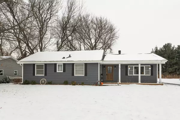 125 Tammy LN, Somonauk, IL 60552