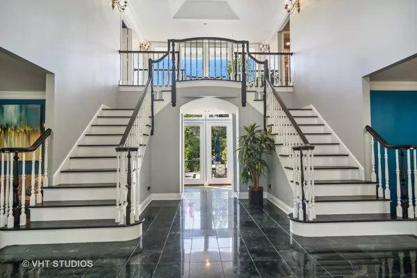 Palatine, IL 60067,1331 W WINDHILL DR