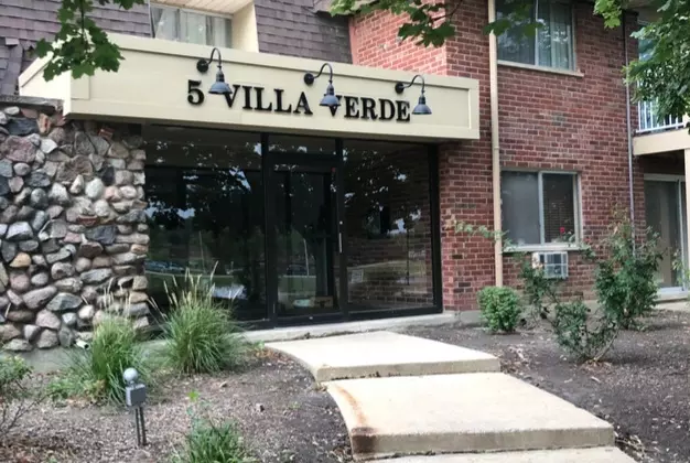 Buffalo Grove, IL 60089,5 Villa Verde DR #104