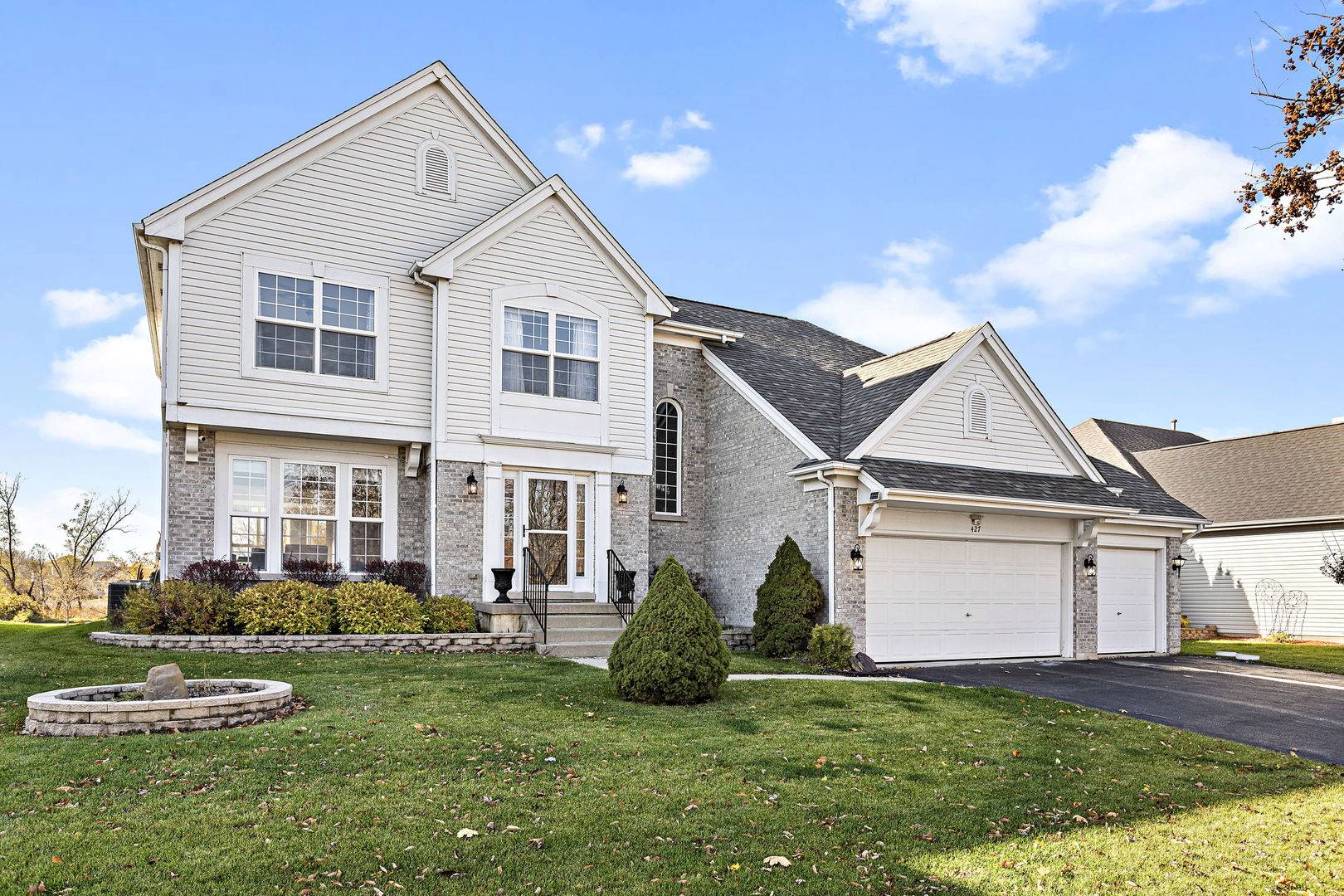427 Farnsworth CIR, Port Barrington, IL 60010