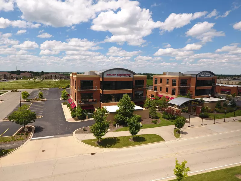 2390 Esplanade DR #200C, Algonquin, IL 60102