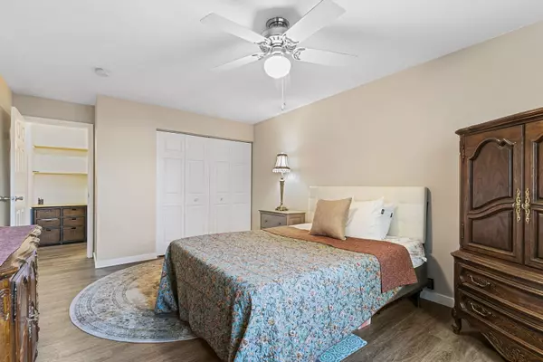 Lisle, IL 60532,4721 Saint Joseph Creek RD #1G