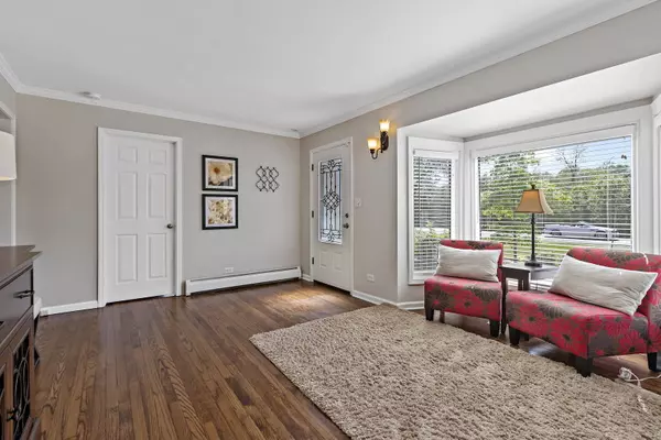 Glenview, IL 60025,705 Greenwood RD