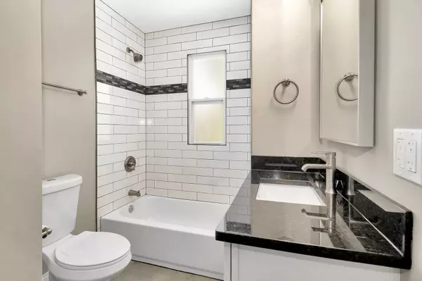 148 E Burlington ST Riverside, IL 60546