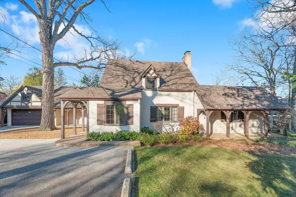 Highland Park, IL 60035,421 Briarwood PL