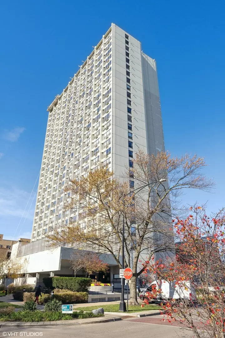 Chicago, IL 60640,5100 N Marine DR #11M