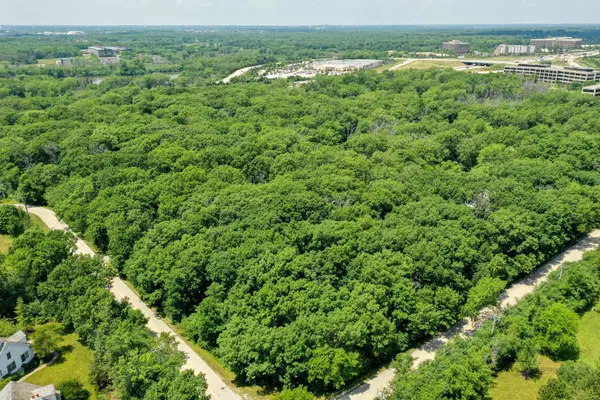 Lake Forest, IL 60045,2050 Saunders RD