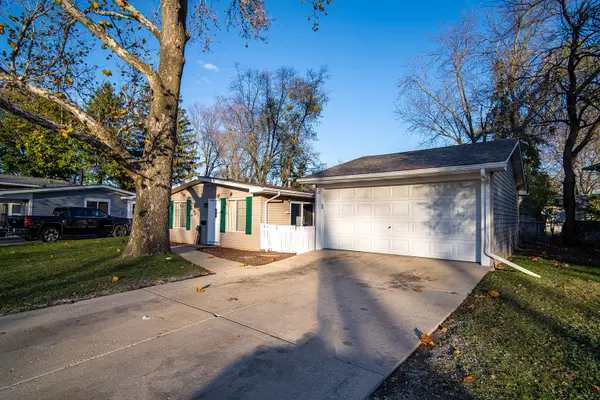 Montgomery, IL 60538,18 Greenfield RD