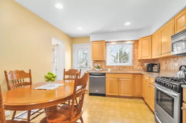 Glenview, IL 60025,502 Elm ST